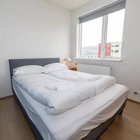 Family Apartment Hosted By Ll Akureyri Buitenkant foto