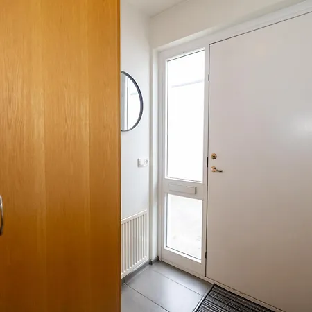 Family Apartment Hosted By Ll Akureyri Buitenkant foto